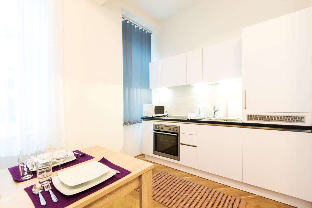 The Barts Apartments - Self Check-In Vienna Room photo